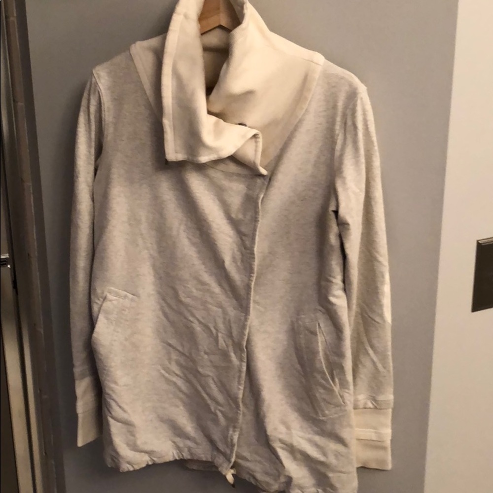 Lululemon jacket/sweatshirt